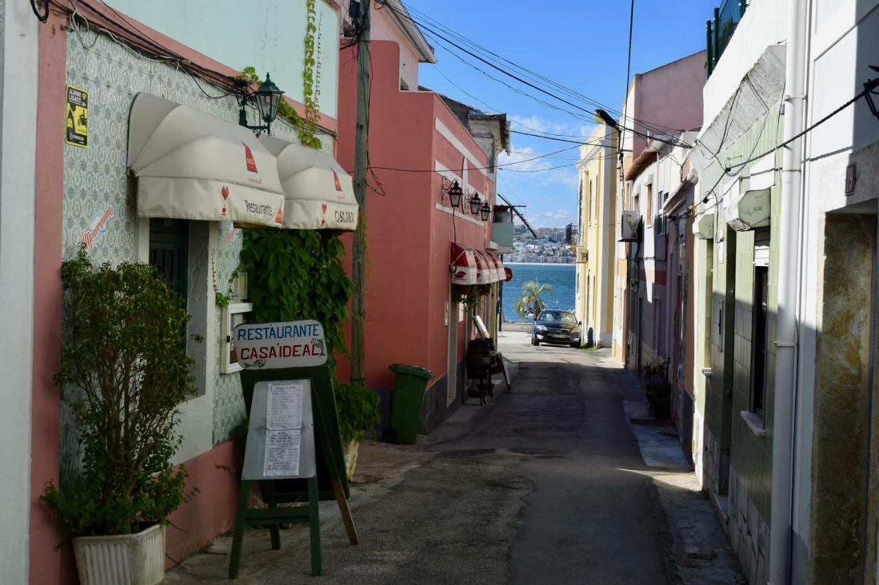 Вилла Fisherman'S House - A Boat Ride From Lisbon Trafaria Экстерьер фото