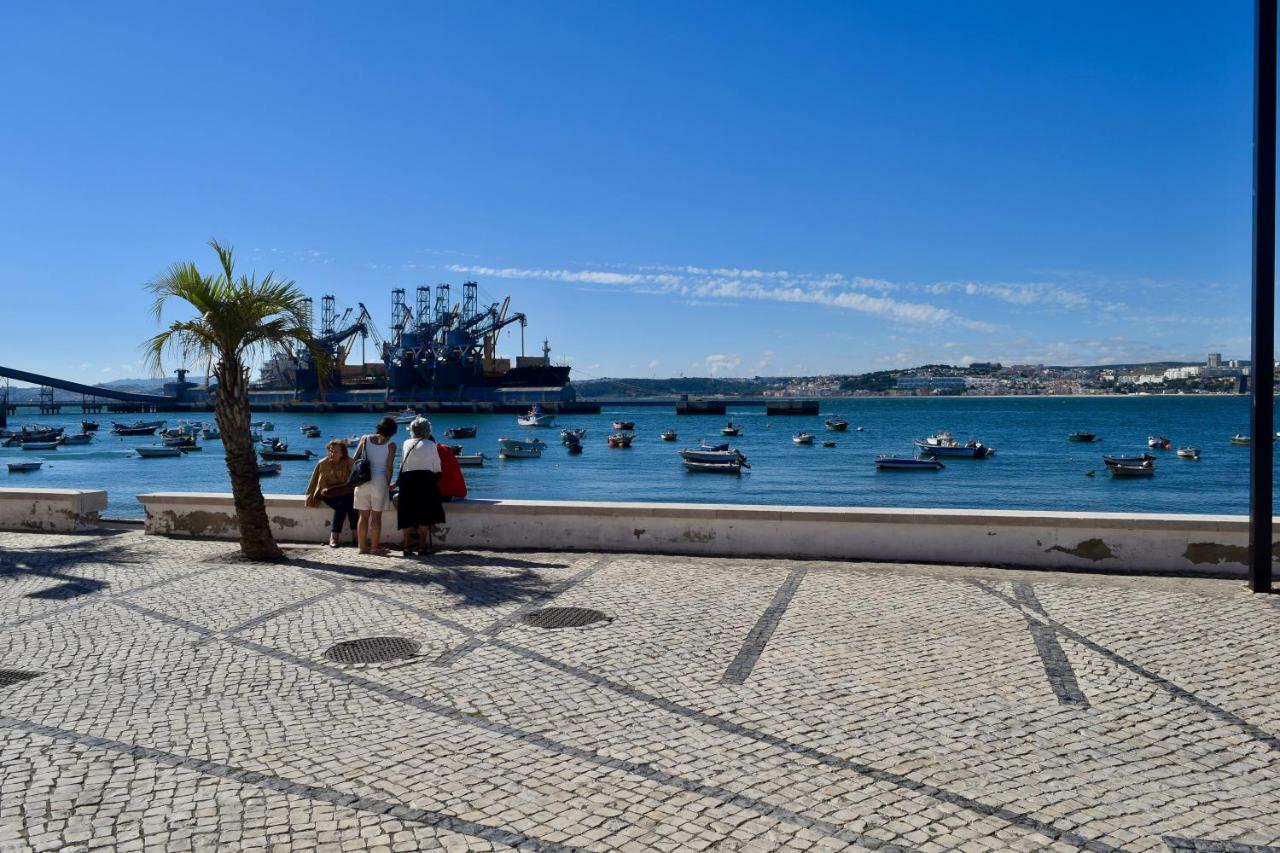 Вилла Fisherman'S House - A Boat Ride From Lisbon Trafaria Экстерьер фото